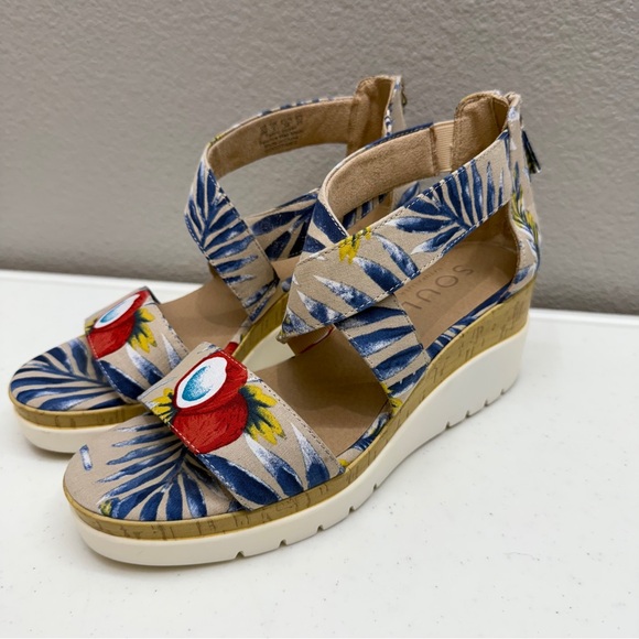 SOUL Naturalizer Shoes - SOUL Naturalizer Goodtimes Crisscross Wedge Sandals Size 8 Tropical Blue Floral